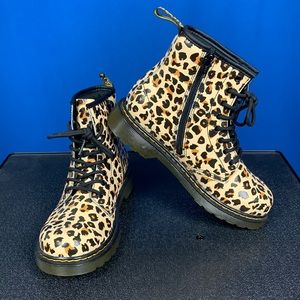Dr Martens Leopard